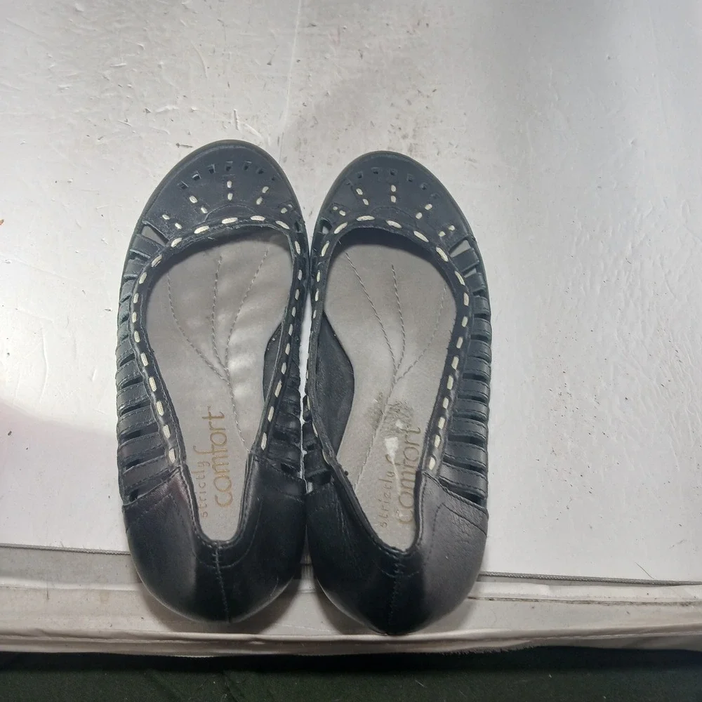 Strictly Comfort Wedge Pumps 6M Black Leather Laser Cut Out Low Heel Shoes